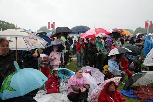Paraplyer på festival