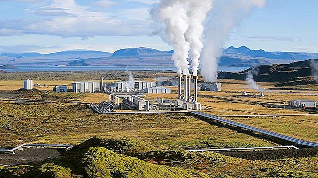 Nesjavellir geotermiske kraftværk i Þingvellir