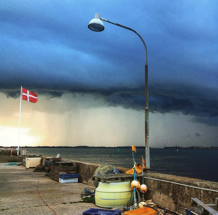 Regnvejr over havn Regnvejr over havn