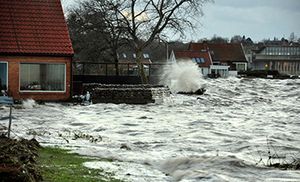 Høj vandstand ved hus