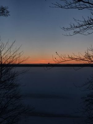 Solnedgang over tilfrossen Esrum Sø 