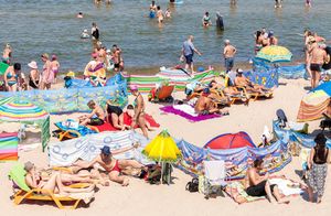 Mennesker på strand