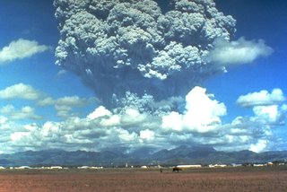 Det kraftige Pinatubo-vulkanudbrud i Filippinerne tilbage i 1991