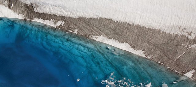 Smeltesø på den grønlandske indlandsis. Foto Ruth Mottram, DMI.