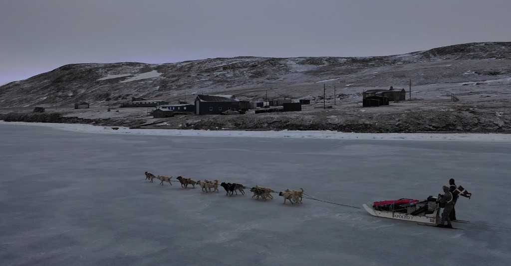 Siriuspatruljen med hundeslæde på havisen
