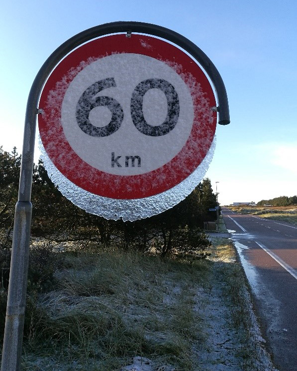 Vejskilt med is Vejskilt med is