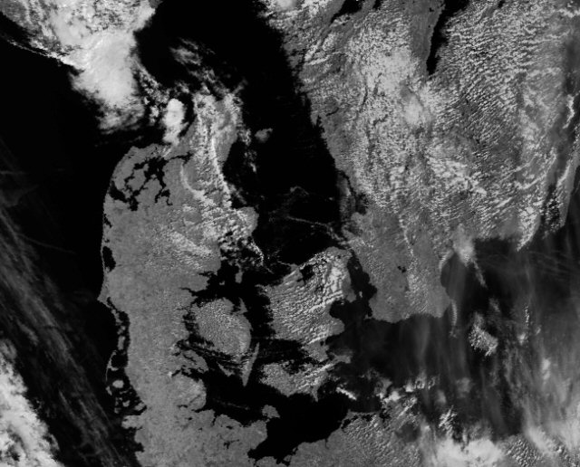 Satillitbillede over Danmark NOAA 14. august 2012 kl. 10:14