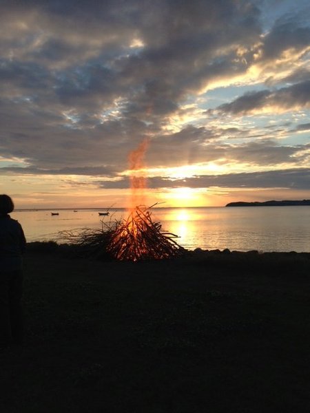 Sankthansbål og solnedgang i Havnsø