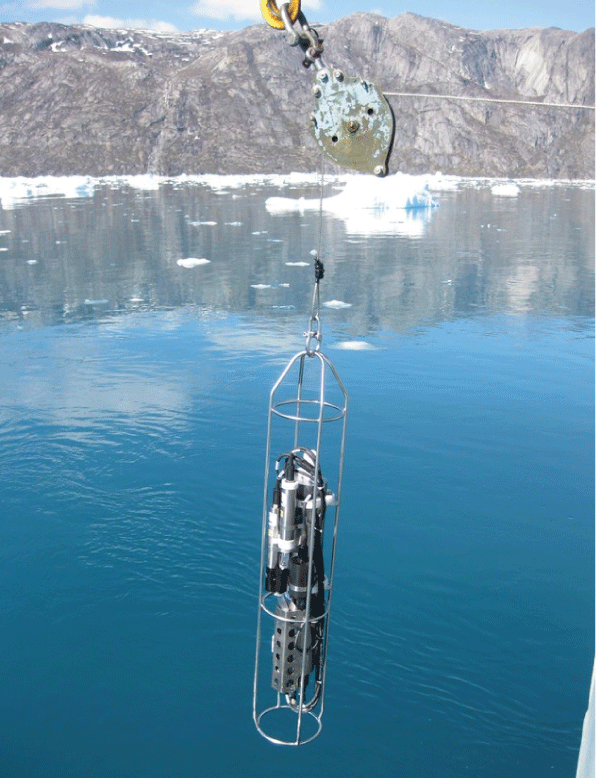 Instrument til måling af saltholdighed og temperatur som funktion af dybden