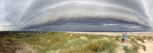 Gustfronten ved Fanø. Foto Andreas Hansen. Gustfronten ved Fanø. Foto Andreas Hansen.